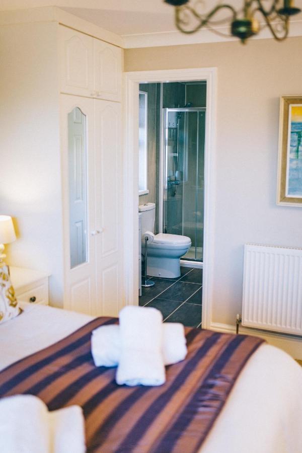 Ferlas Bed And Breakfast Penrhyndeudreath Exteriör bild